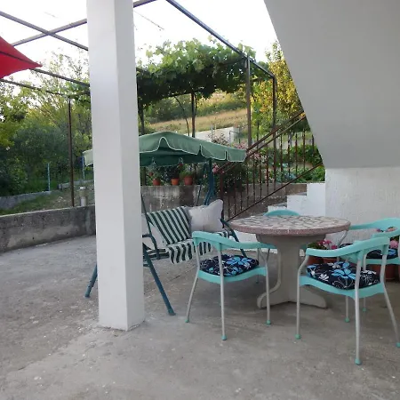 With A Parking Space Tugare, Omis - 14320 * Tugare